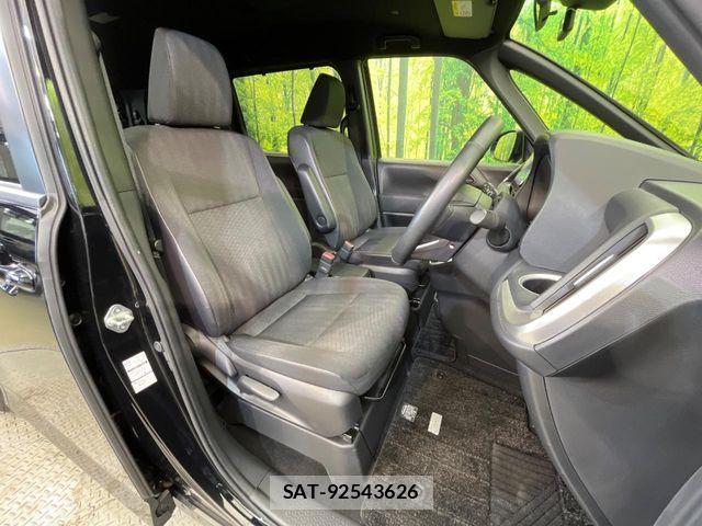 Toyota NOAH HYBRID 2023-06 7328970-8