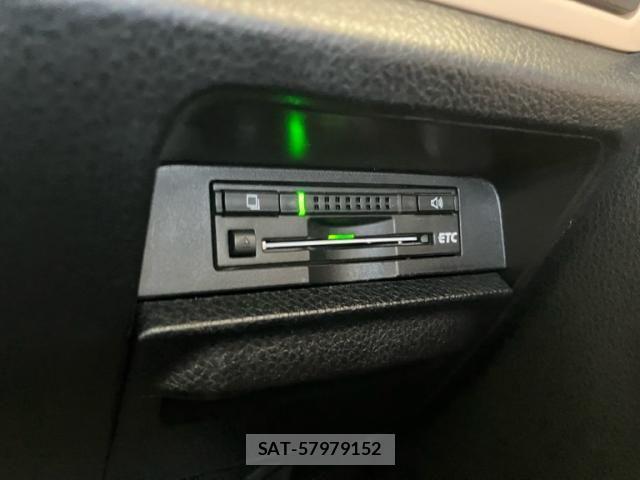 Toyota NOAH HYBRID 2015-07 7328982-22