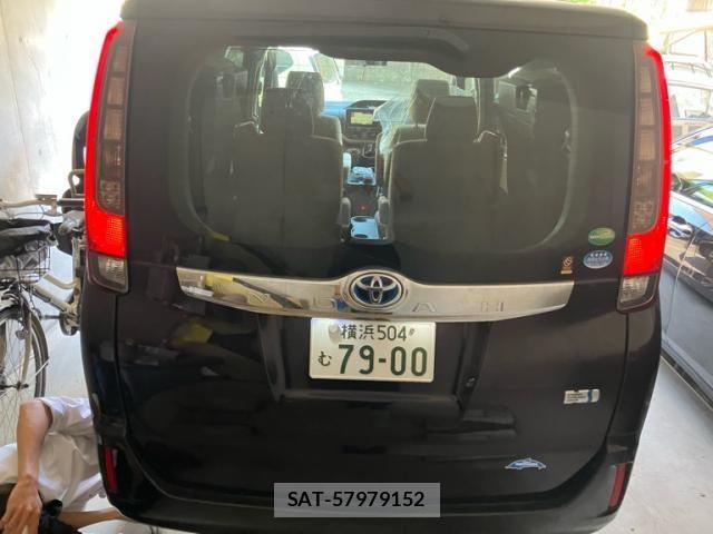 Toyota NOAH HYBRID 2015-07 7328982-4