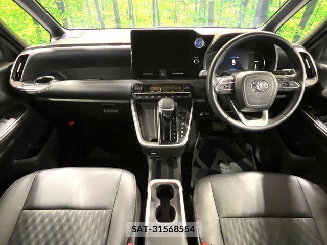 Toyota NOAH HYBRID 2022-11 7328973-1