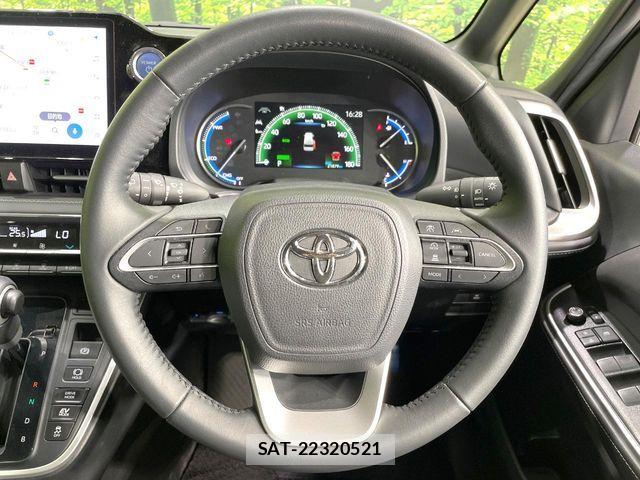Toyota NOAH HYBRID 2023-09 7328966-11