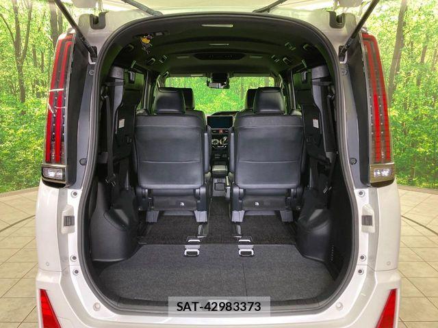 Toyota NOAH HYBRID 2019-07 7328974-10