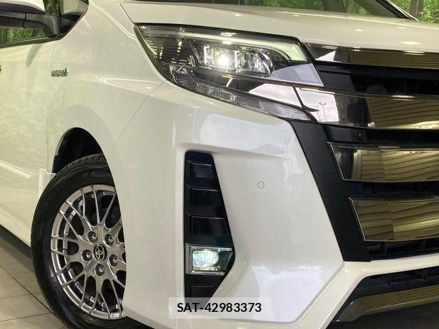Toyota NOAH HYBRID 2019-07 7328974-12