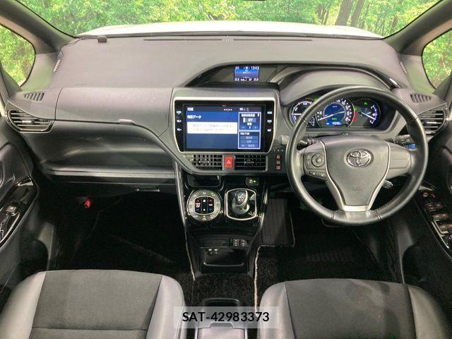 Toyota NOAH HYBRID 2019-07 7328974-1