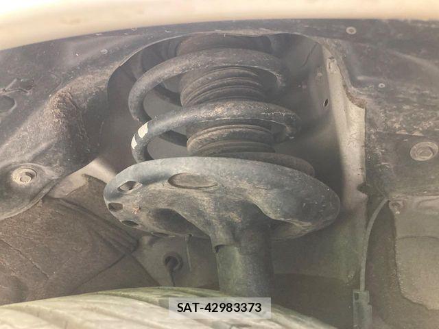 Toyota NOAH HYBRID 2019-07 7328974-19