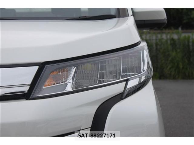 Toyota NOAH HYBRID 2023-07 7328972-10