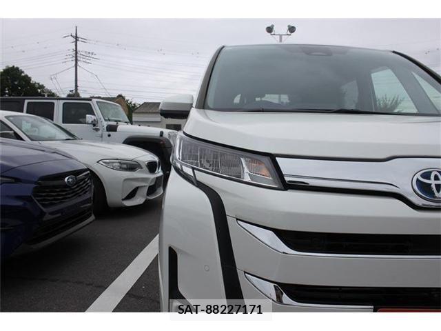 Toyota NOAH HYBRID 2023-07 7328972-11