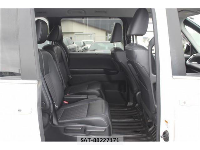 Toyota NOAH HYBRID 2023-07 7328972-27