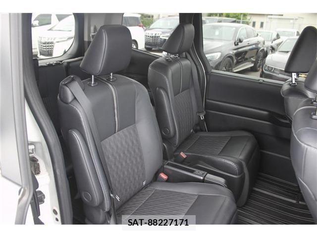 Toyota NOAH HYBRID 2023-07 7328972-29
