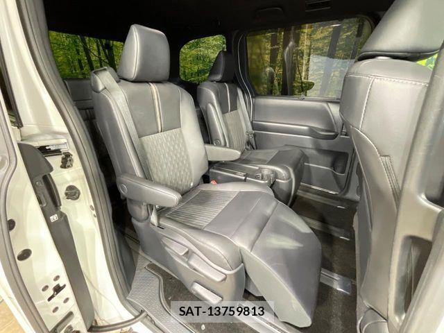 Toyota NOAH HYBRID 2023-12 7328965-8