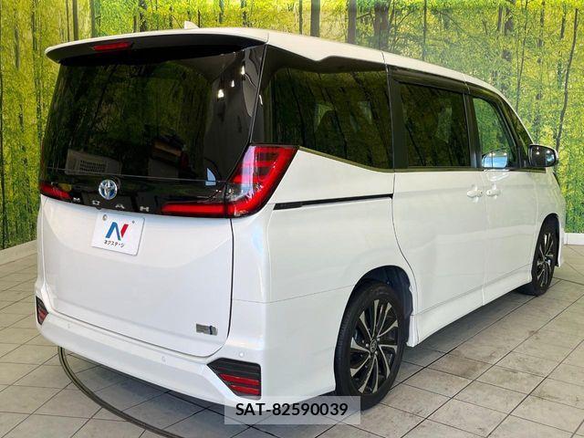 Toyota NOAH HYBRID 2023-05 7328967-17