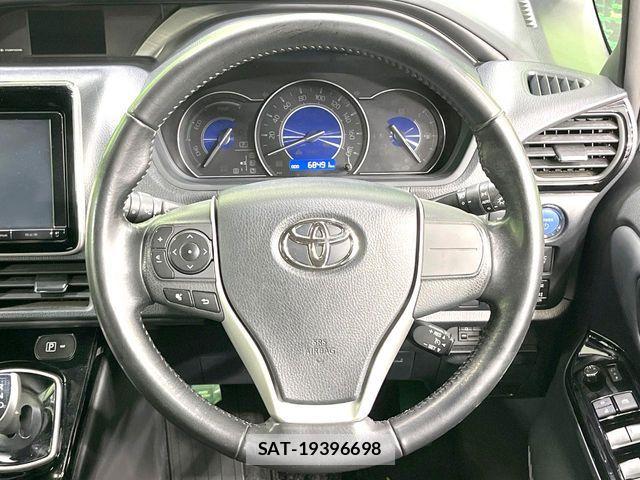 Toyota NOAH HYBRID 2017-07 7359063-13