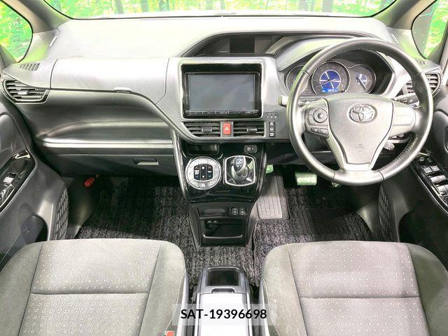 Toyota NOAH HYBRID 2017-07 7359063-1