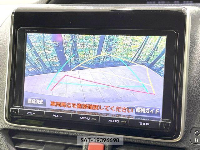 Toyota NOAH HYBRID 2017-07 7359063-4
