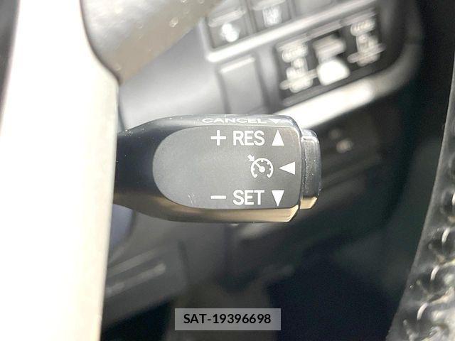 Toyota NOAH HYBRID 2017-07 7359063-7