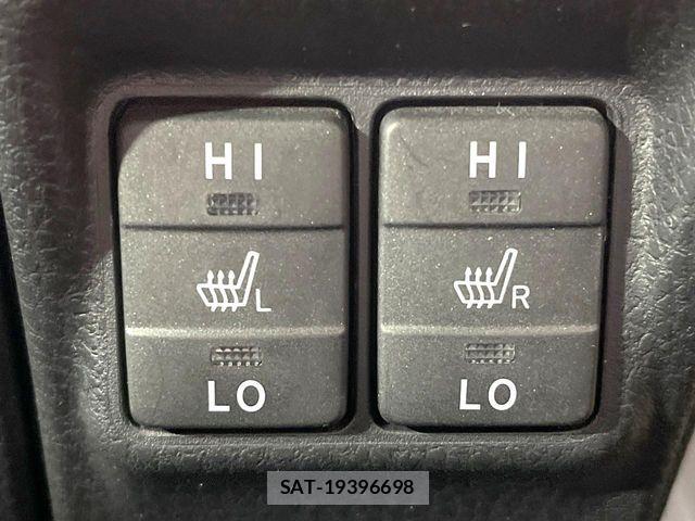 Toyota NOAH HYBRID 2017-07 7359063-8