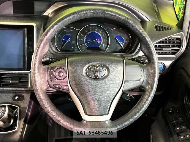 Toyota NOAH HYBRID 2017-09 7359062-11