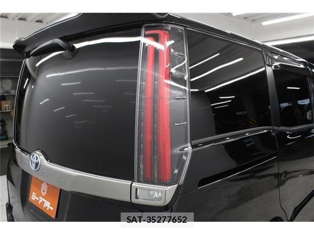 Toyota NOAH HYBRID 2019-06 7359064-18