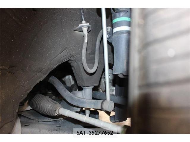 Toyota NOAH HYBRID 2019-06 7359064-19