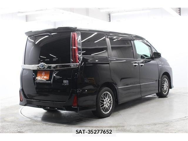 Toyota NOAH HYBRID 2019-06 7359064-4