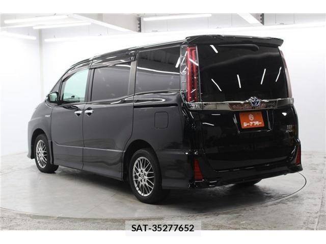 Toyota NOAH HYBRID 2019-06 7359064-6