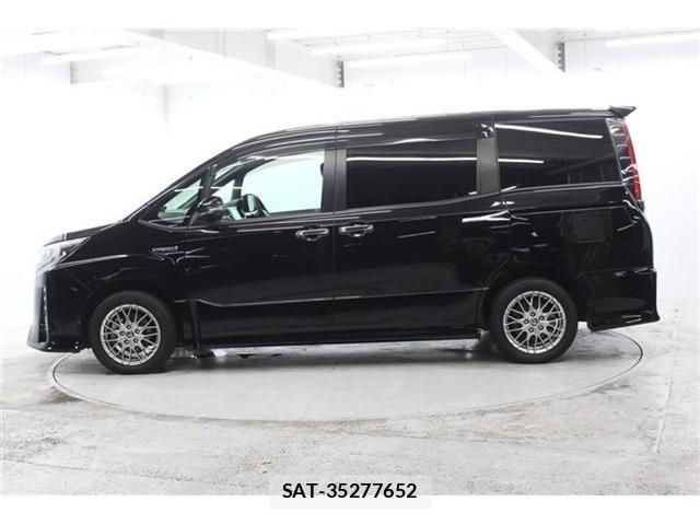 Toyota NOAH HYBRID 2019-06 7359064-7
