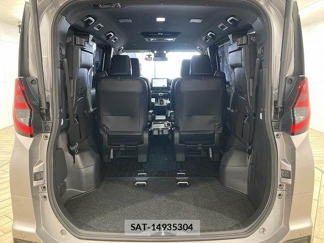 Toyota NOAH HYBRID 2023-02 7359060-12