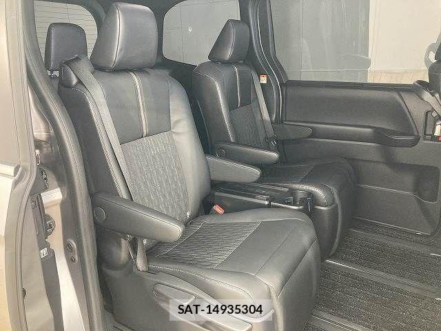 Toyota NOAH HYBRID 2023-02 7359060-5
