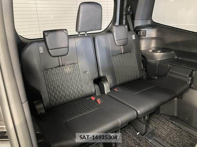 Toyota NOAH HYBRID 2023-02 7359060-6