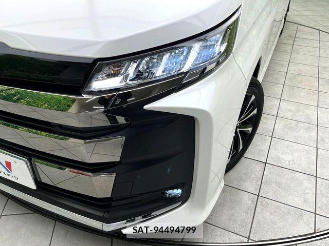 Toyota NOAH HYBRID 2022-06 7359059-11