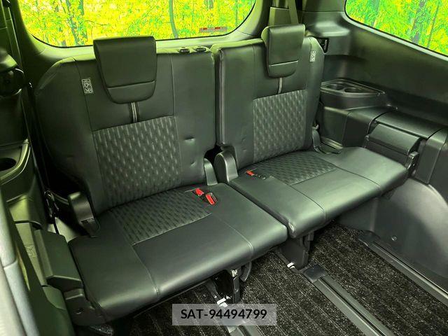 Toyota NOAH HYBRID 2022-06 7359059-8