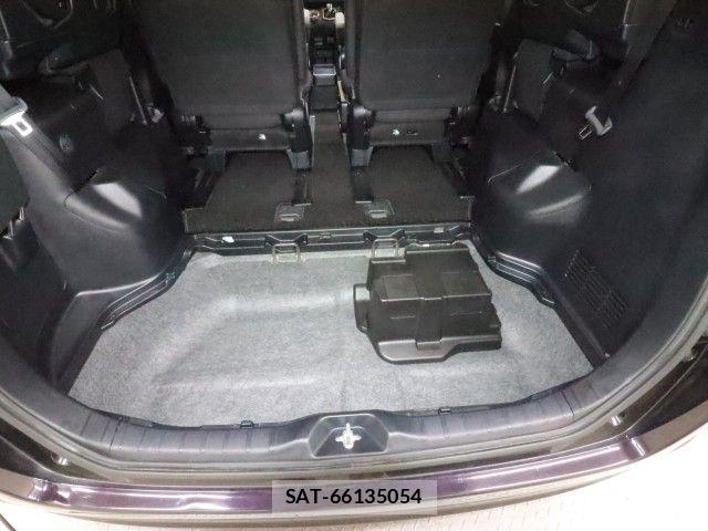 Toyota NOAH HYBRID 2015-10 7359067-13
