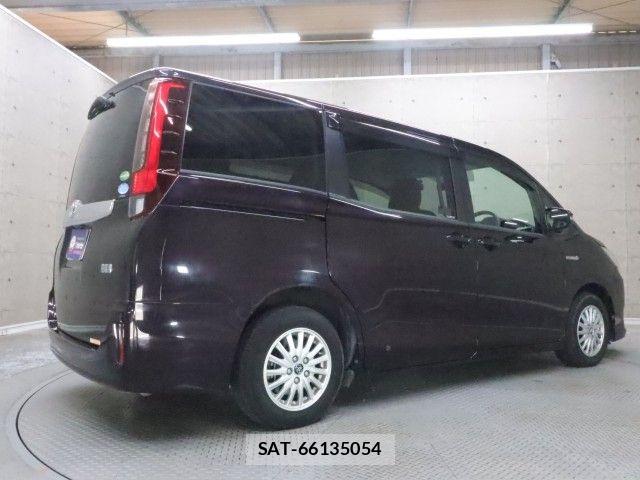 Toyota NOAH HYBRID 2015-10 7359067-1