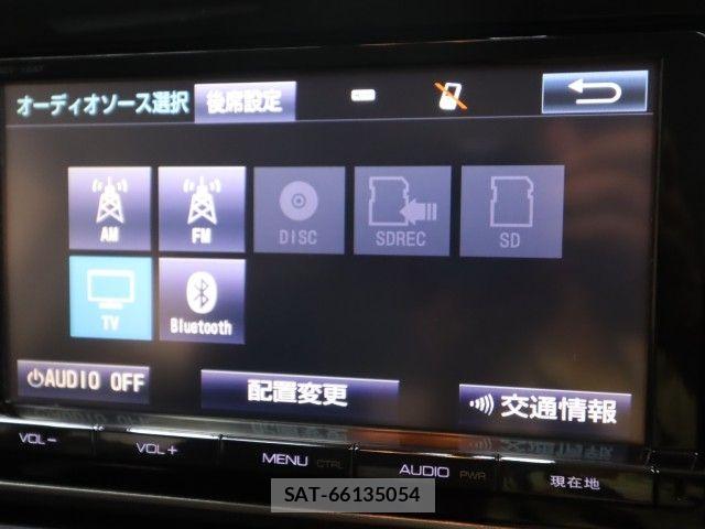 Toyota NOAH HYBRID 2015-10 7359067-19