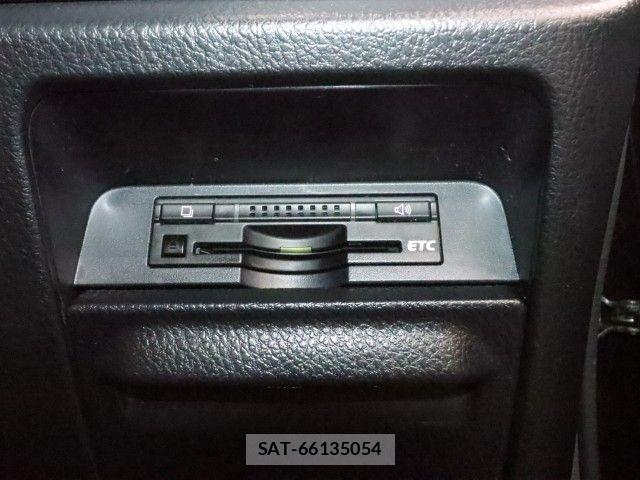 Toyota NOAH HYBRID 2015-10 7359067-24