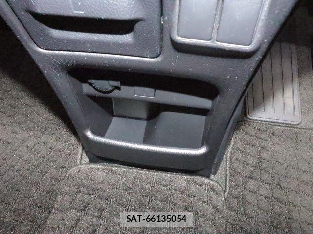 Toyota NOAH HYBRID 2015-10 7359067-27