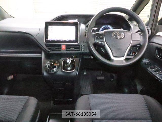 Toyota NOAH HYBRID 2015-10 7359067-2
