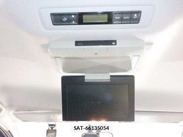 Toyota NOAH HYBRID 2015-10 7359067-6