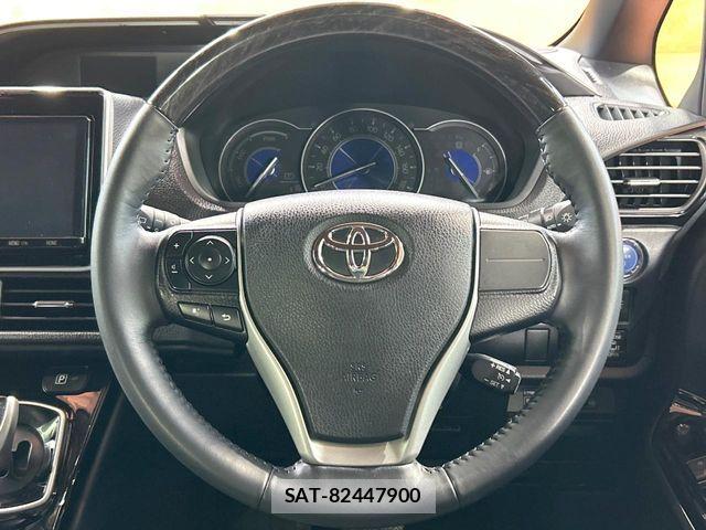 Toyota NOAH HYBRID 2021-07 7359057-12