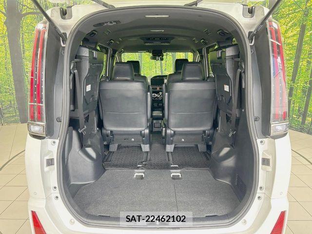 Toyota NOAH HYBRID 2019-01 7393287-10