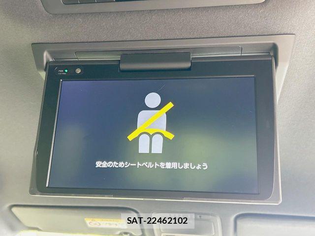 Toyota NOAH HYBRID 2019-01 7393287-2