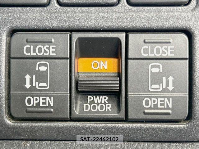 Toyota NOAH HYBRID 2019-01 7393287-6