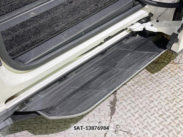 Toyota NOAH HYBRID 2022-10 7393285-4