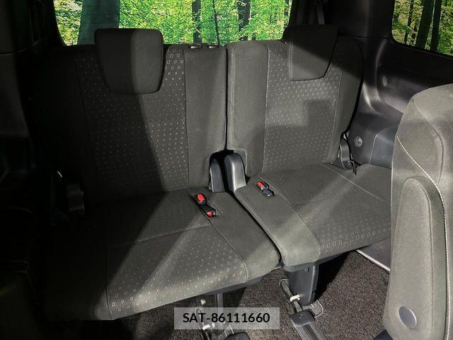 Toyota NOAH HYBRID 2017-07 7393289-9