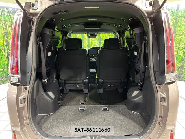 Toyota NOAH HYBRID 2017-07 7393289-10