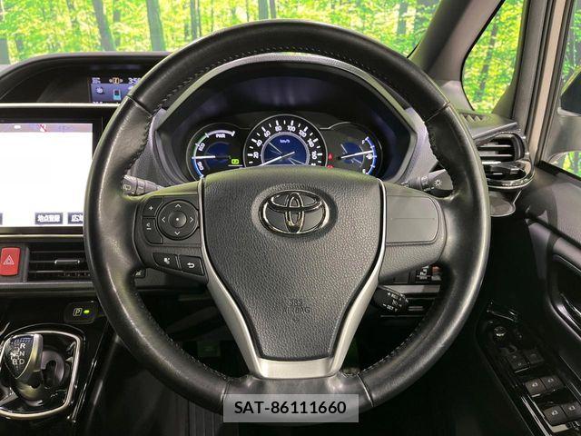 Toyota NOAH HYBRID 2017-07 7393289-11