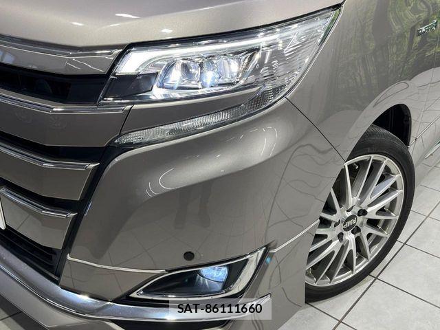 Toyota NOAH HYBRID 2017-07 7393289-12