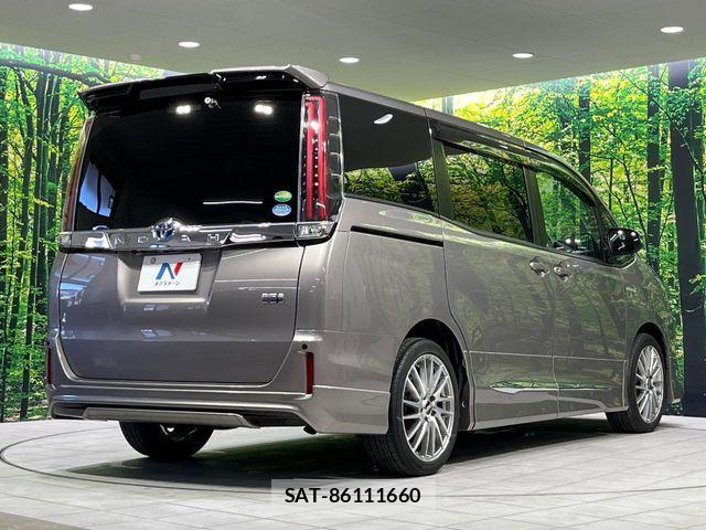 Toyota NOAH HYBRID 2017-07 7393289-18
