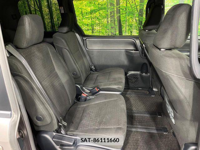 Toyota NOAH HYBRID 2017-07 7393289-8
