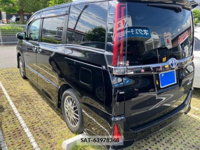 Toyota NOAH HYBRID 2021-01 7393286-1